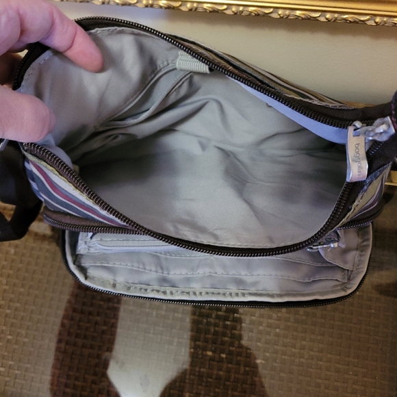 Baggallini purse - Picture 3 of 4